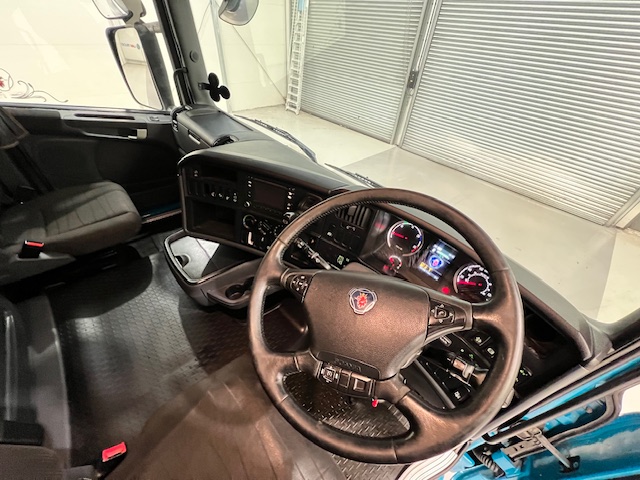 Scania R410 4×2 Sleeper Cab Tractor Unit