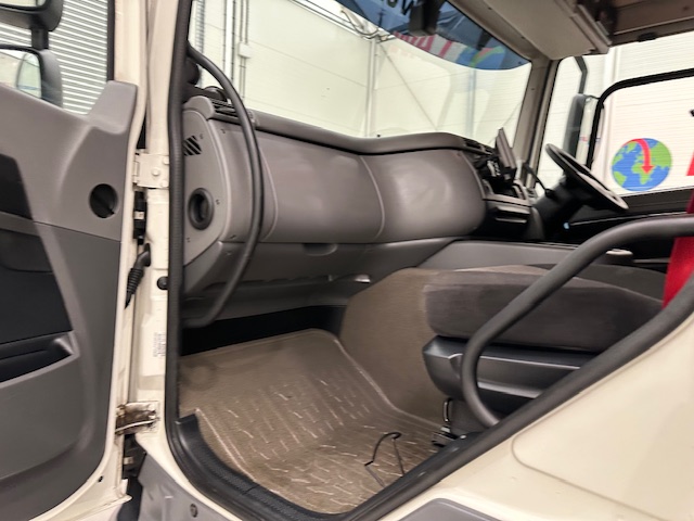 DAF CF 440 6×2 Sleeper Cab Dropside Drawbar Spec