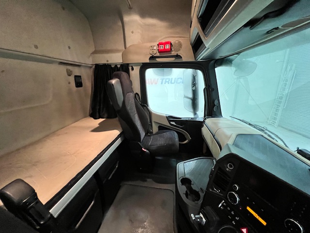 Mercedes Actros 2545 6×2 Midlift Tractor Unit