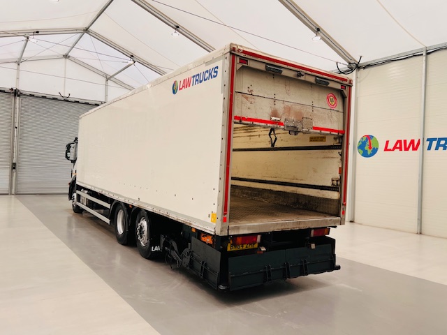 Iveco Stralis 310 AT Euro 6 6×2 Box Van