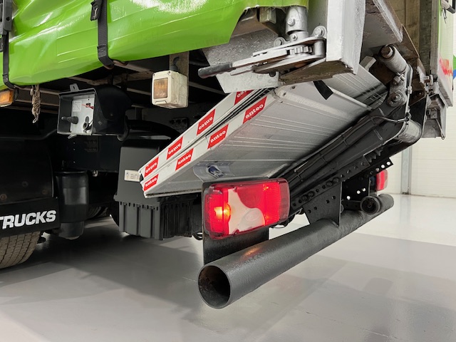 Scania P280 6×2 10 Tyre Rear Lift Curtainsider