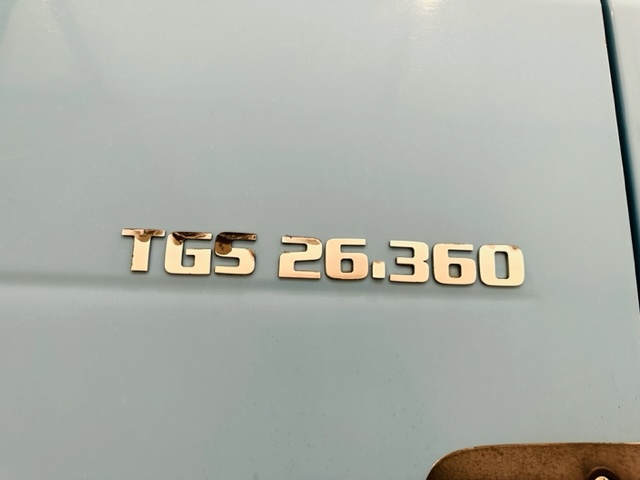 MAN TGS 26.360 6×2 Sleeper Cab Box Van