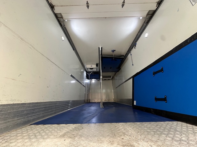 DAF CF 370 6×2 Sleeper Cab Fridge Box