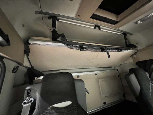 Mercedes Actros 1824 4×2 Sleeper Cab Fridge Box