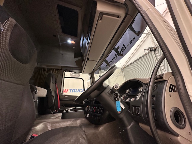 DAF CF85 460 6×2 Midlift Tractor Unit