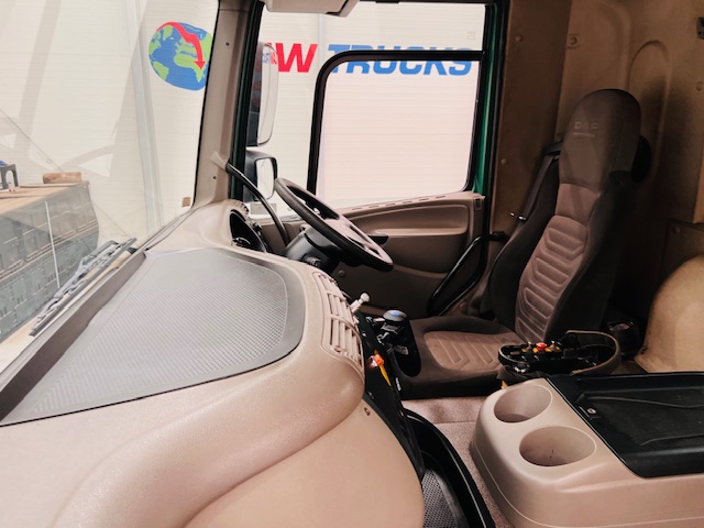 DAF CF75 310 Rear Lift Day Cab Dropside Brick Grab