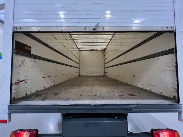 Renault Midlum 190 Sleeper Cab Box Van
