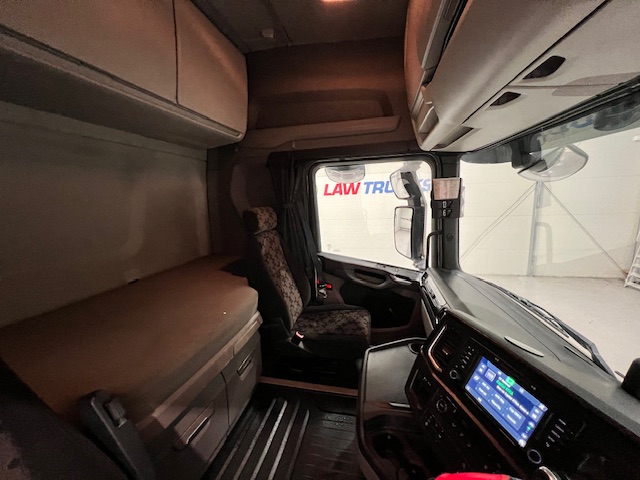 Scania R450 6×2 Midlift Tractor Unit