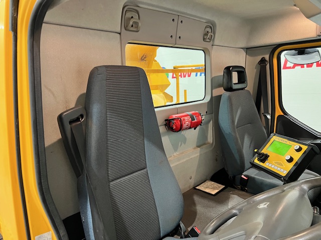 Volvo FE 240 4×2 Day Cab Gritter