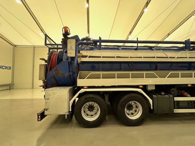 Scania P420 8×4 Sleeper Cab Vacuum Tanker