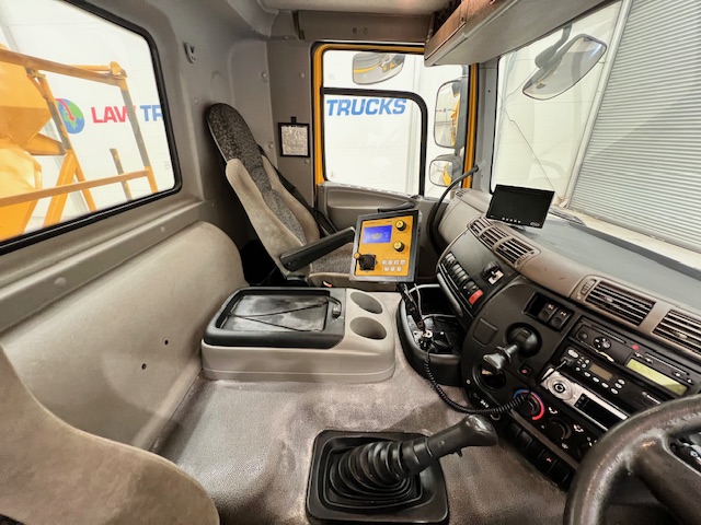 DAF CF75 310 6×4 Day Cab Gritter