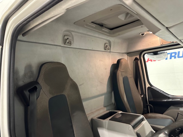 Volvo FL 240 4×2 Day Cab Box Van