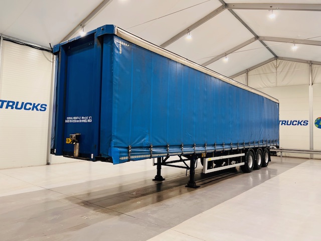 SDC Tri Axle Curtainsider Trailer