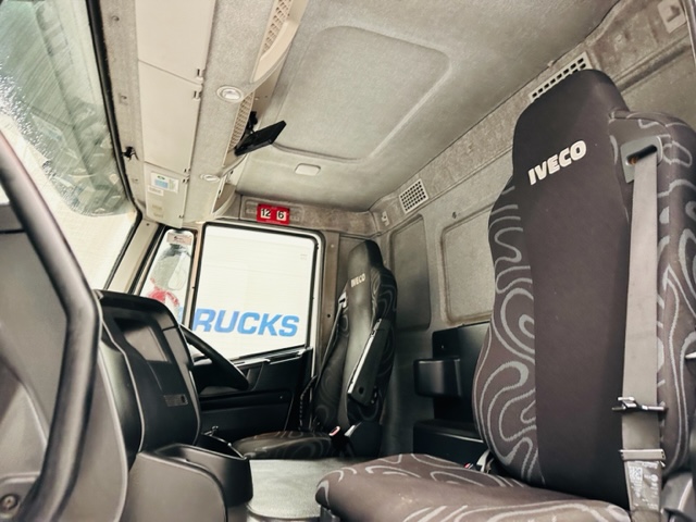 Iveco Stralis 310 AT 6×2 Box Van