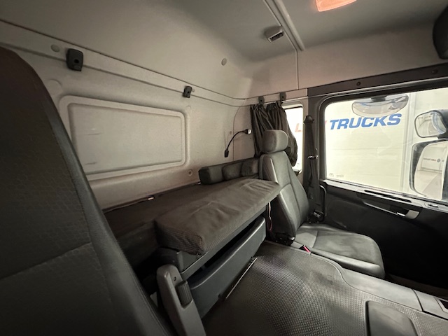 Scania P250 4×2 Sleeper Cab Fridge Box