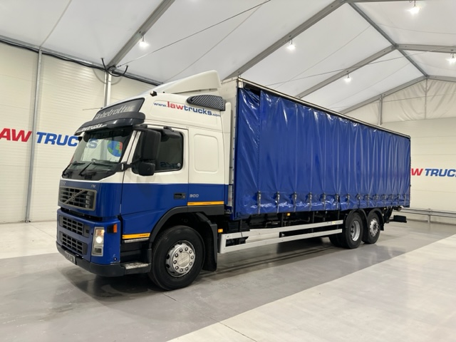 Volvo FM 300 6×2 Sleeper Cab Curtainsider
