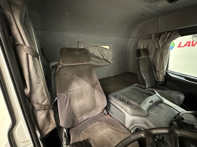 Scania P94 230 Sleeper Cab Curtainsider