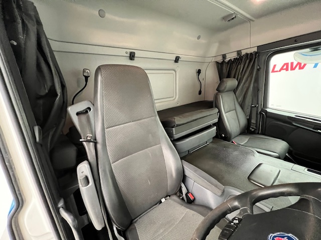 Scania P250 4×2 Sleeper Cab Fridge Box