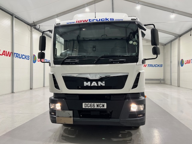 MAN TGM 18.250 4×2 Sleeper Cab Curtainsider