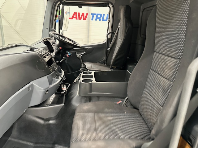 Mercedes Axor 1824 Day Cab Curtainsider Manual