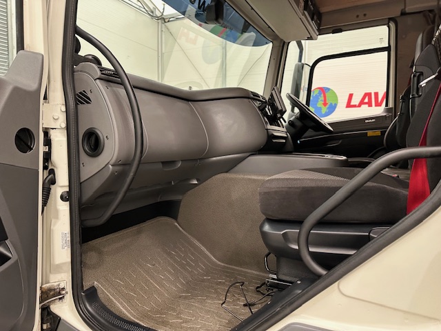 DAF CF 440 6×2 Sleeper Cab Dropside Drawbar Spec