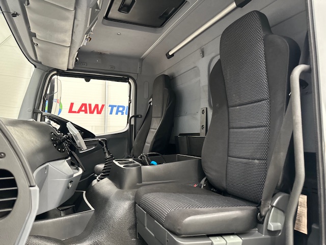 Mercedes Axor 1824 Day Cab Box Van