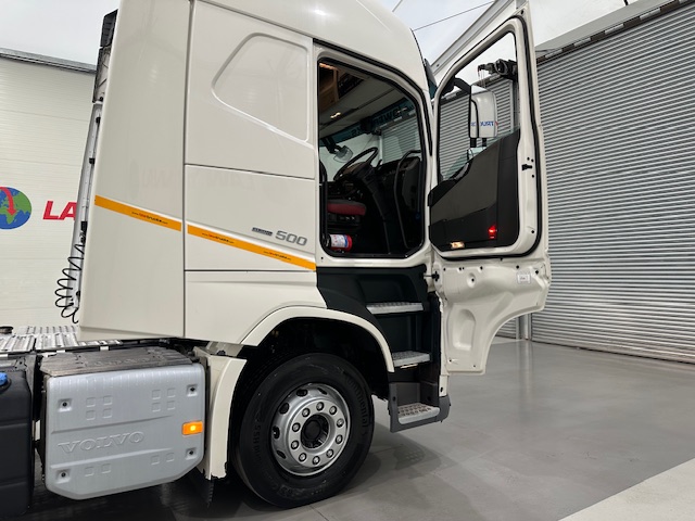 Volvo FH 500 6×2 Midlift Tractor Unit