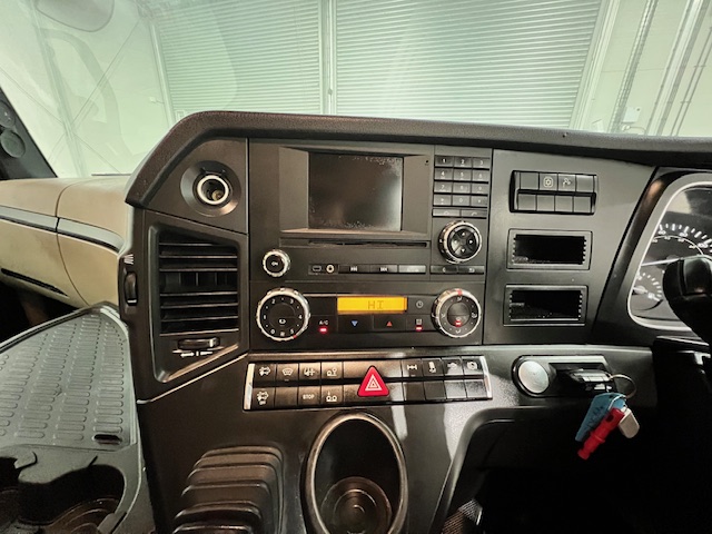 Mercedes Actros 2545 6×2 Midlift Tractor Unit