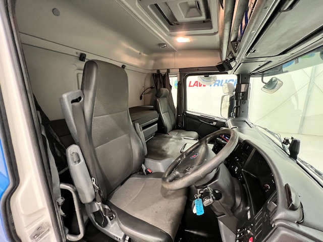 Scania P250 4×2 Sleeper Cab Fridge Box