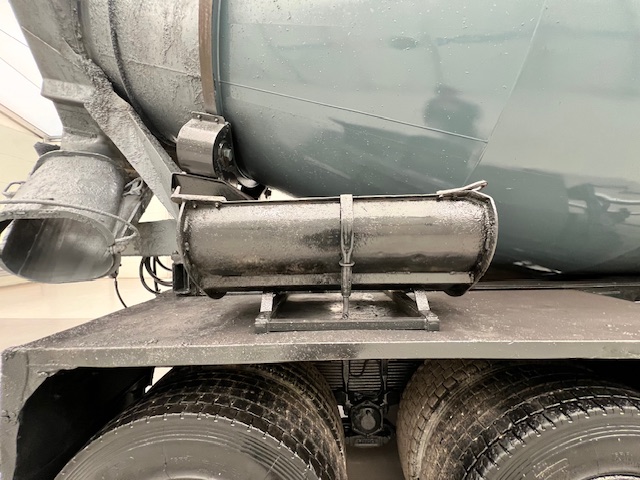 Hino 700 3241 8×4 Cement Mixer