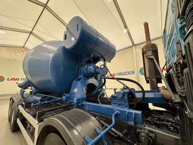 Hino 700 4123 8×4 Cement Mixer