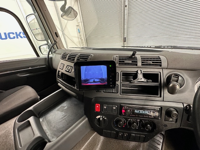 DAF CF 310 Sleeper Cab Curtainsider