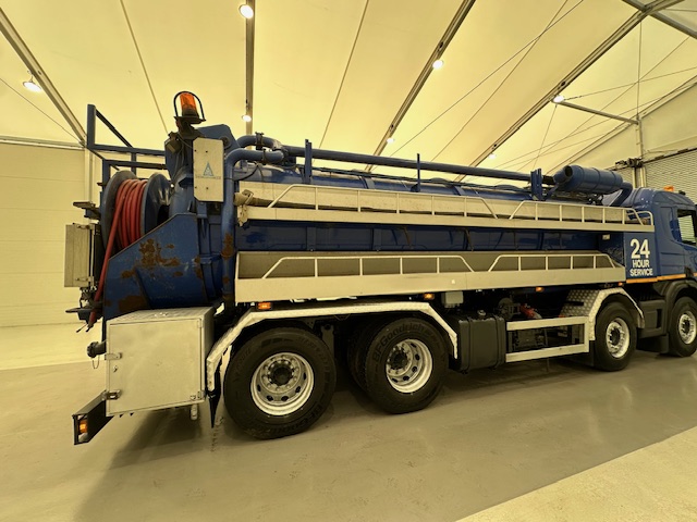 Scania P420 8×4 Sleeper Cab Vacuum Tanker