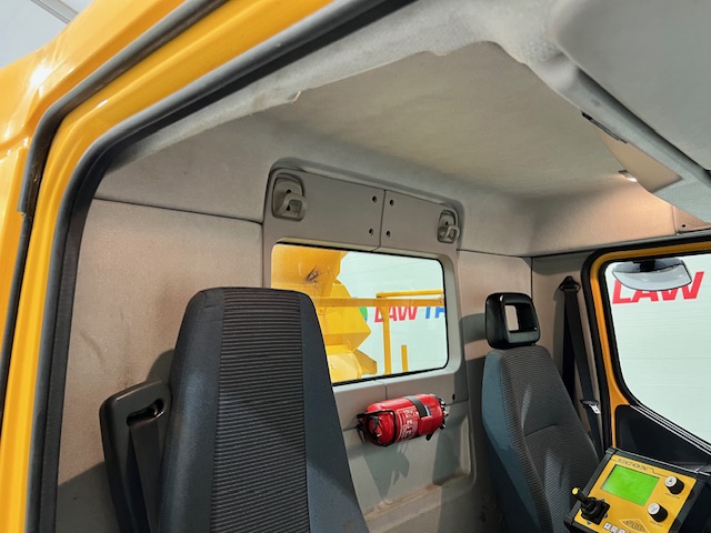 Volvo FE 240 4×2 Day Cab Gritter