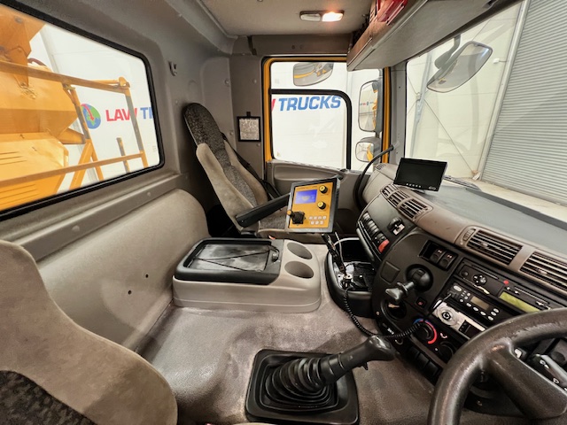 DAF CF75 310 6×4 Day Cab Gritter