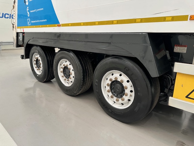 Titan Thinwall Walking Floor Aggregate Trailer