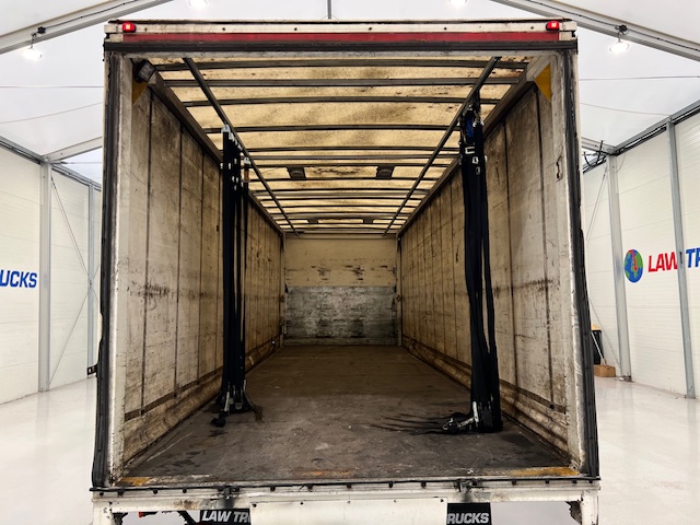 MAN TGM 18.250 4×2 Sleeper Cab Curtainsider