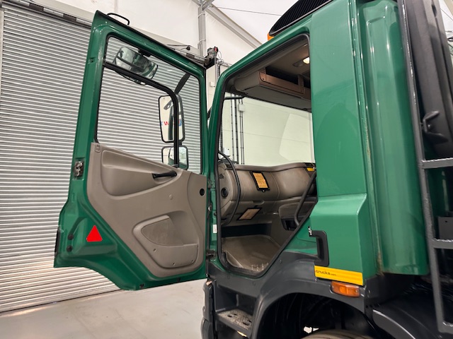 DAF CF75 310 6×2 Rear Lift Flatbed