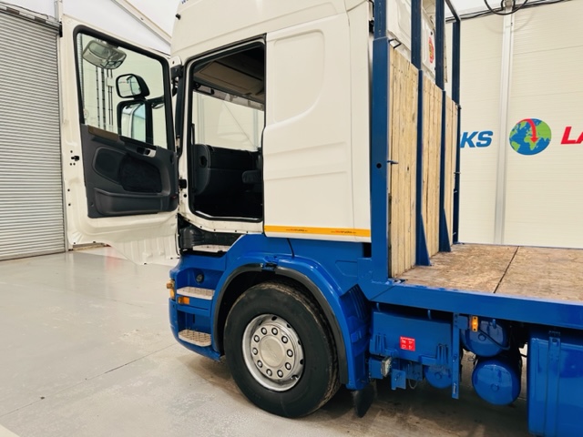 Scania R480 Rear Lift Sleeper Cab Flatbed Manual