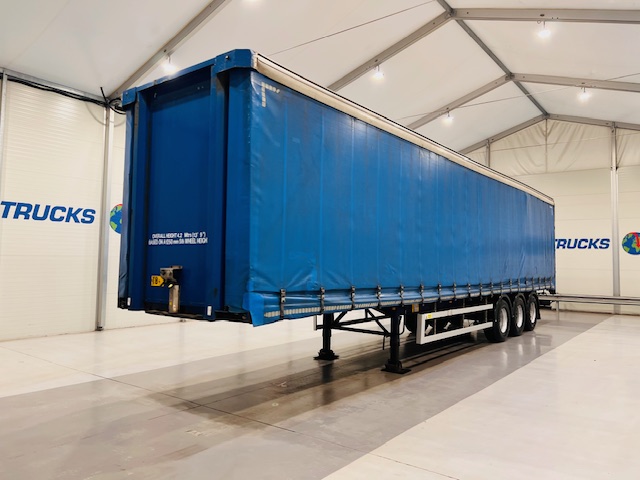 SDC Tri Axle Curtainsider Trailer