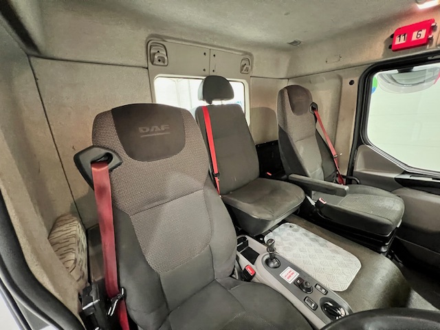 DAF LF 260 4×2 Rest Cab Tractor Unit