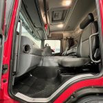 Scania P230 4×2 Sleeper Cab Curtainsider - thumbnail