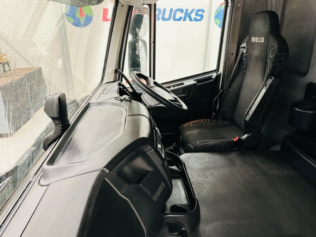 Iveco Stralis 310 AT 6×2 Box Van