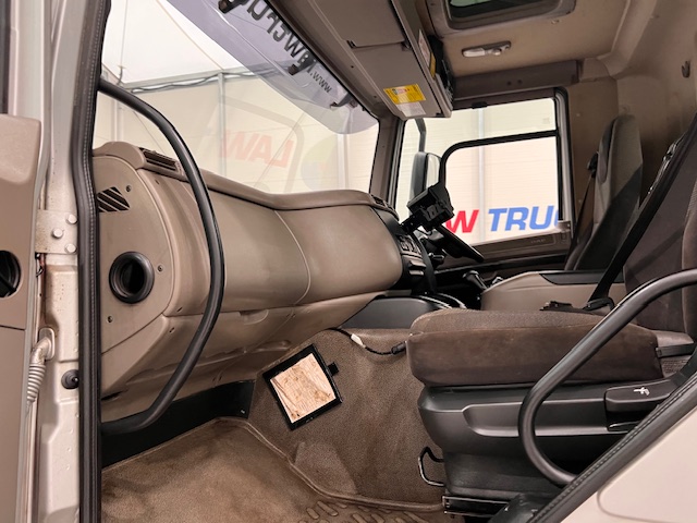 DAF CF85 410 8×4 Day Cab Hookloader Manual