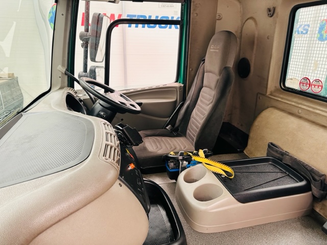 DAF CF75 310 Rear Lift Day Cab Dropside Brick Grab