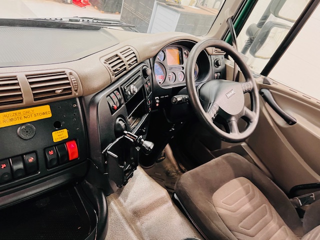 DAF CF75 310 Rear Lift Day Cab Dropside Brick Grab