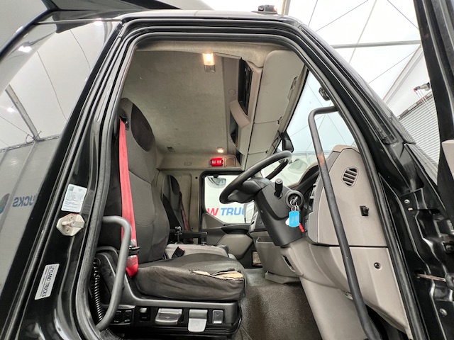 DAF LF 260 4×2 Rest Cab Tractor Unit
