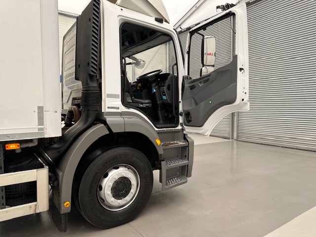 Mercedes Axor 1824 Day Cab Box Van