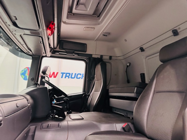 Scania P250 4×2 Sleeper Cab Box Van Manual