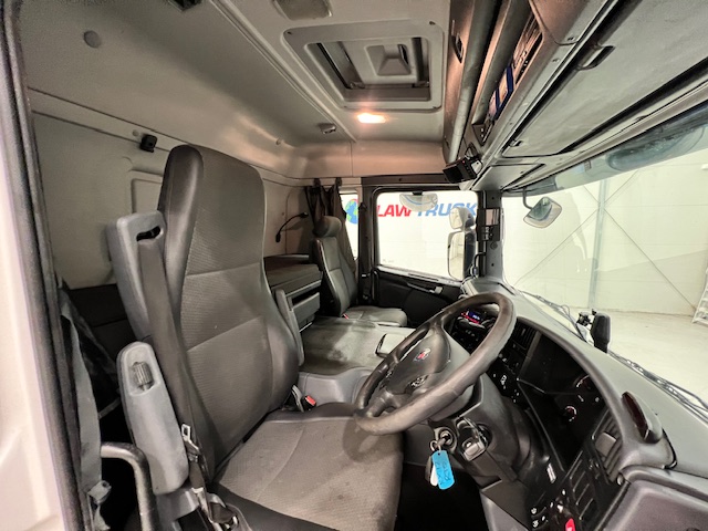 Scania P250 4×2 Sleeper Cab Fridge Box